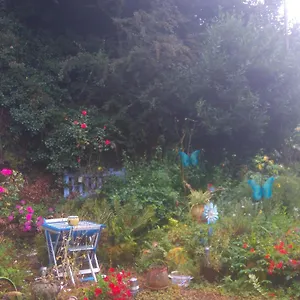 La Petite Maison Bleue , Jugon-les-Lacs France